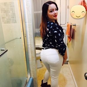 Meet your Posher, Alexandra